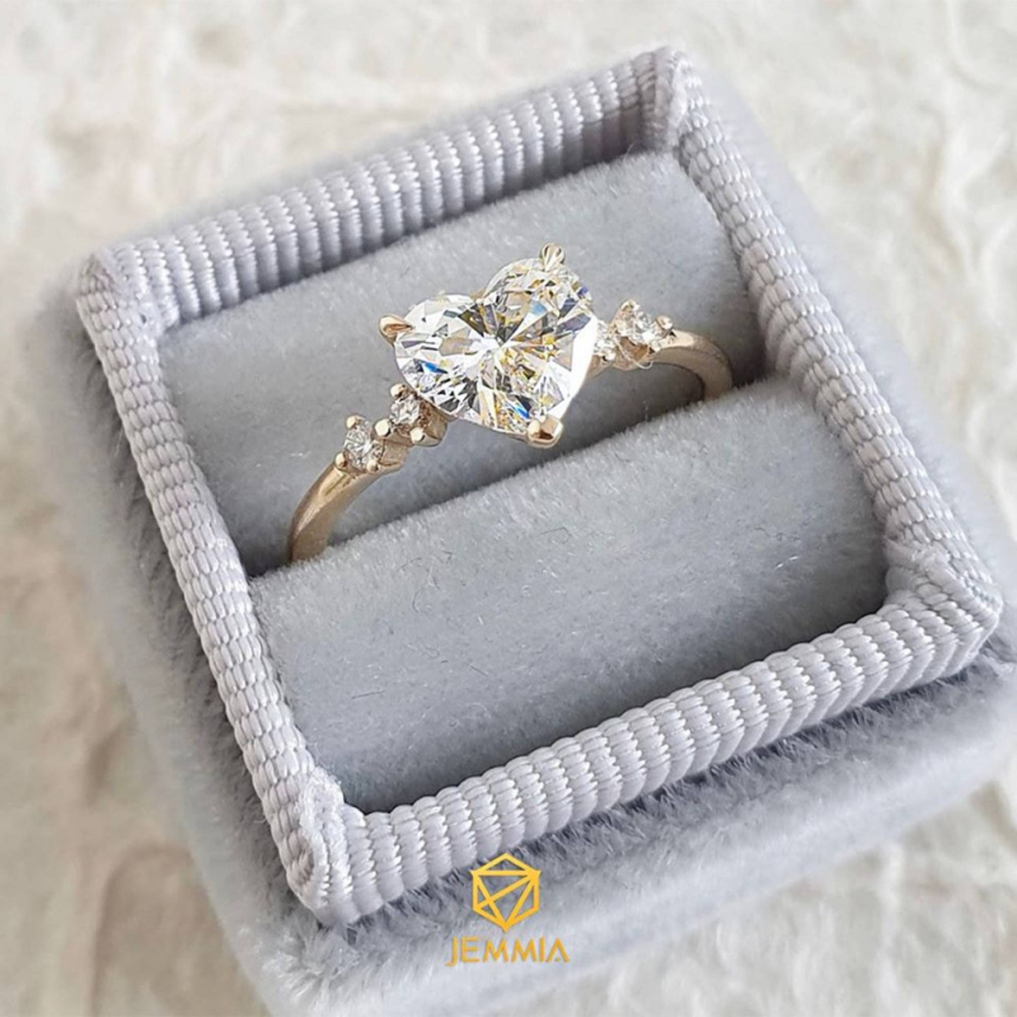 Nhẫn cầu hôn kim cương Moissanite Viền đá tấm lấp lánh - Nhan06