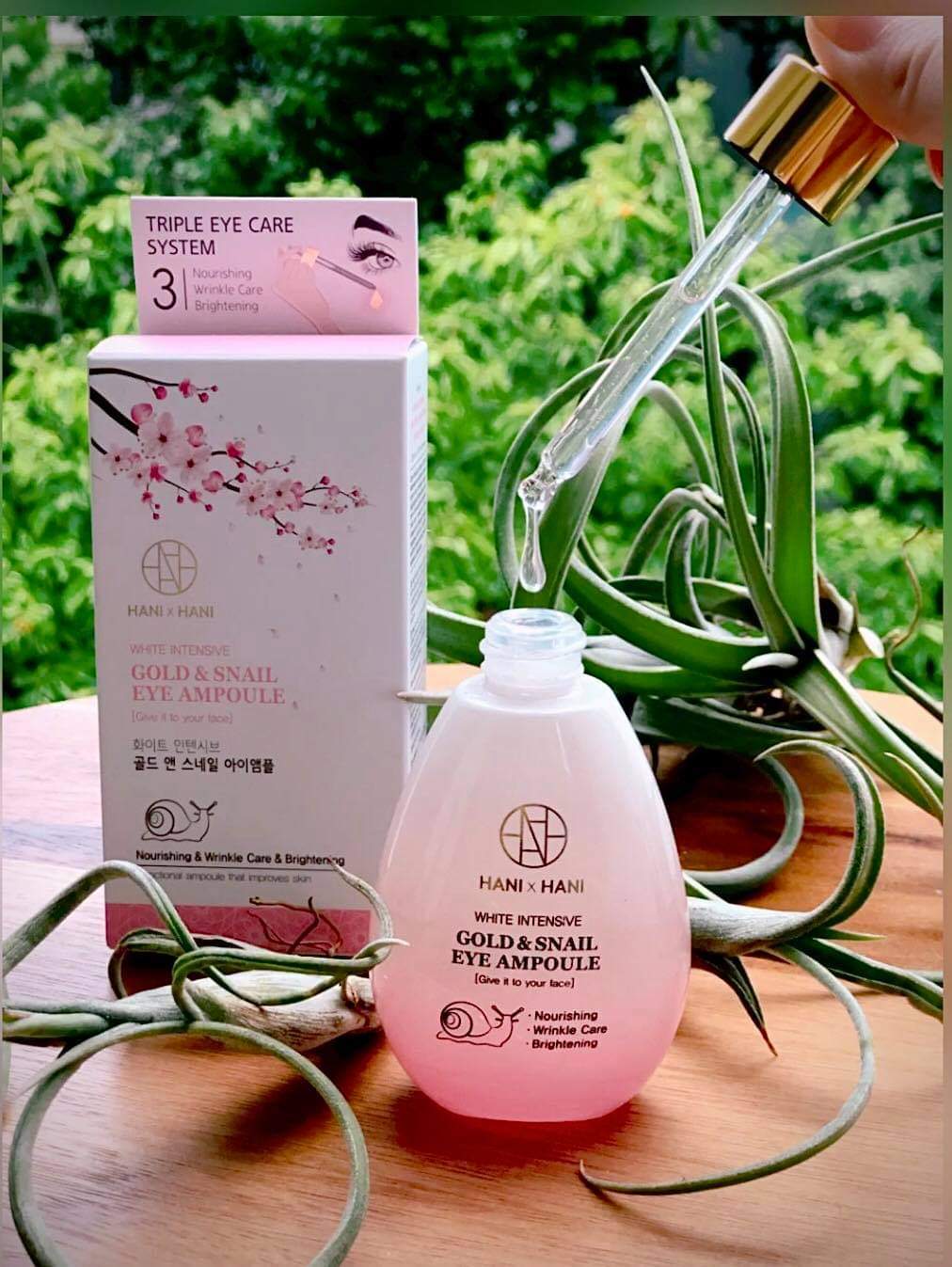 Serum ốc sên làm mờ nếp nhăn vùng mắt, trắng da/ White Intensive Gold Snail Eye Ampoule For Face