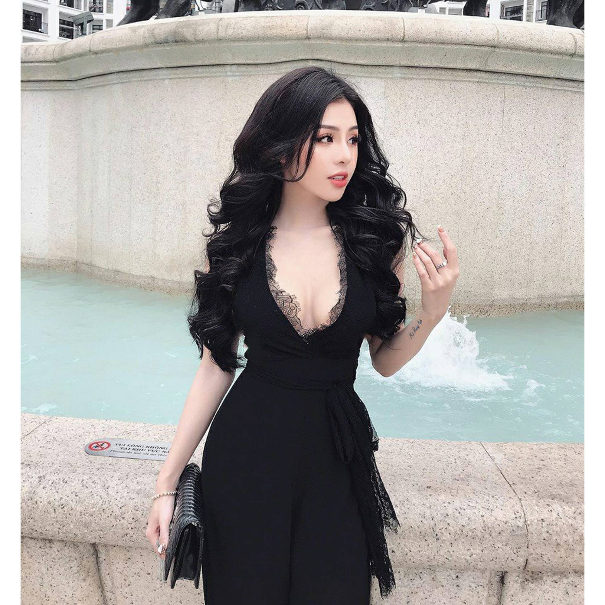 Jumpsuit phối ren thiết kế cao cấp