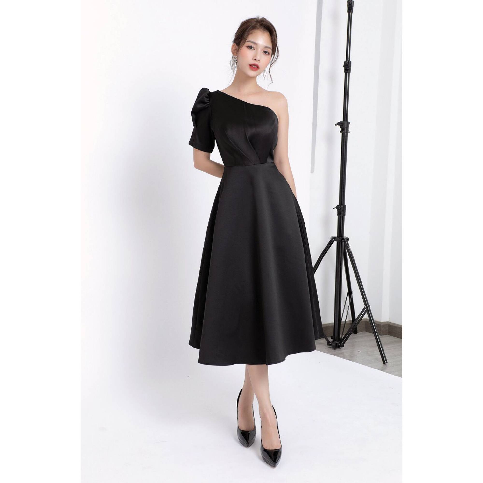 Đầm xòe lệch vai thiết kế sang trọng