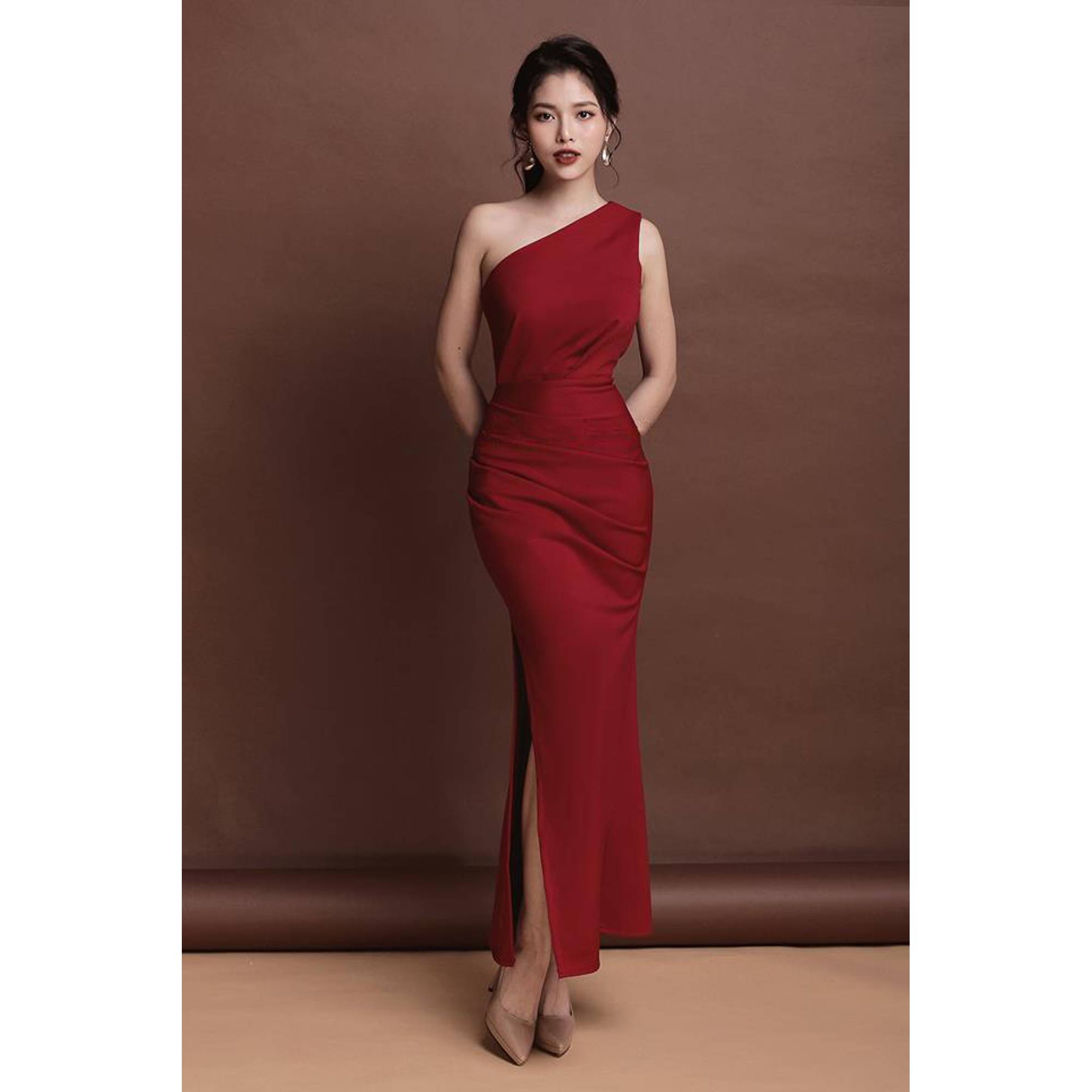 Đầm dài lệch vai váy xếp ly xẻ sườn