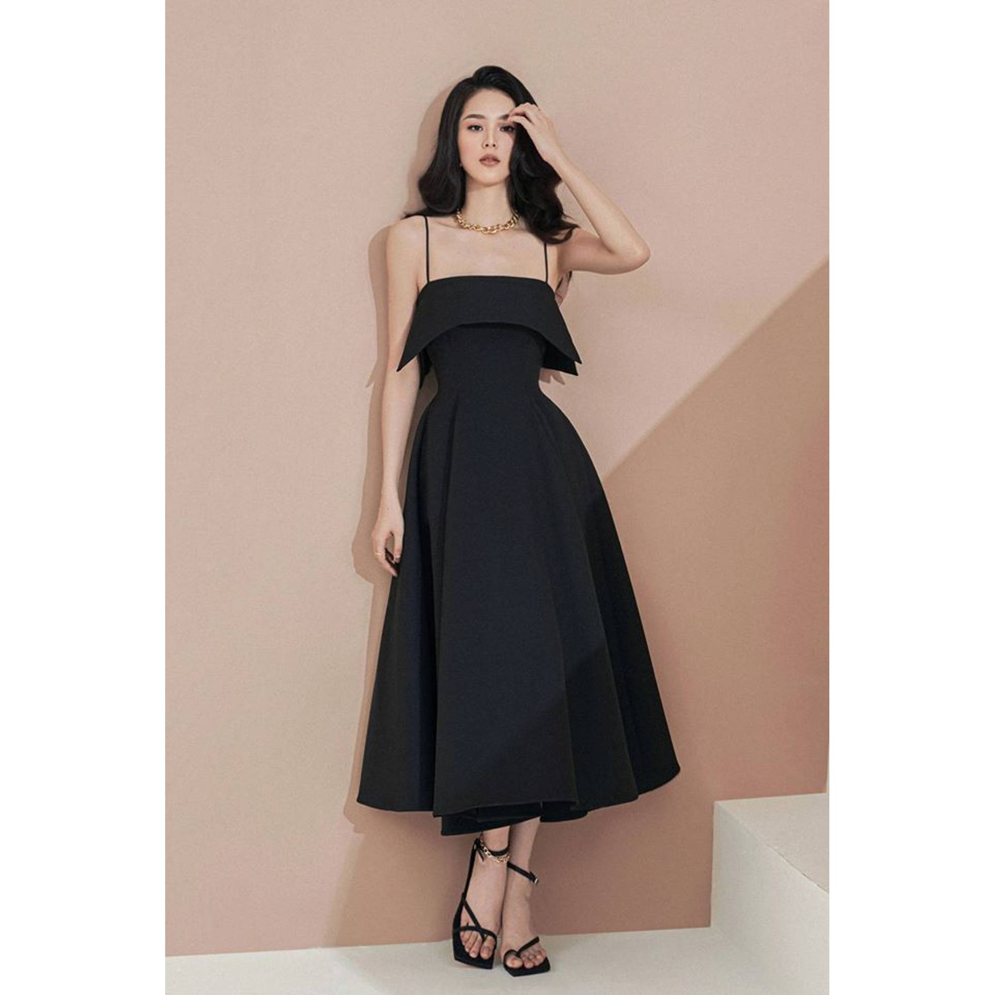 Đầm 2 dây xòe xếp ly eo thiết kế