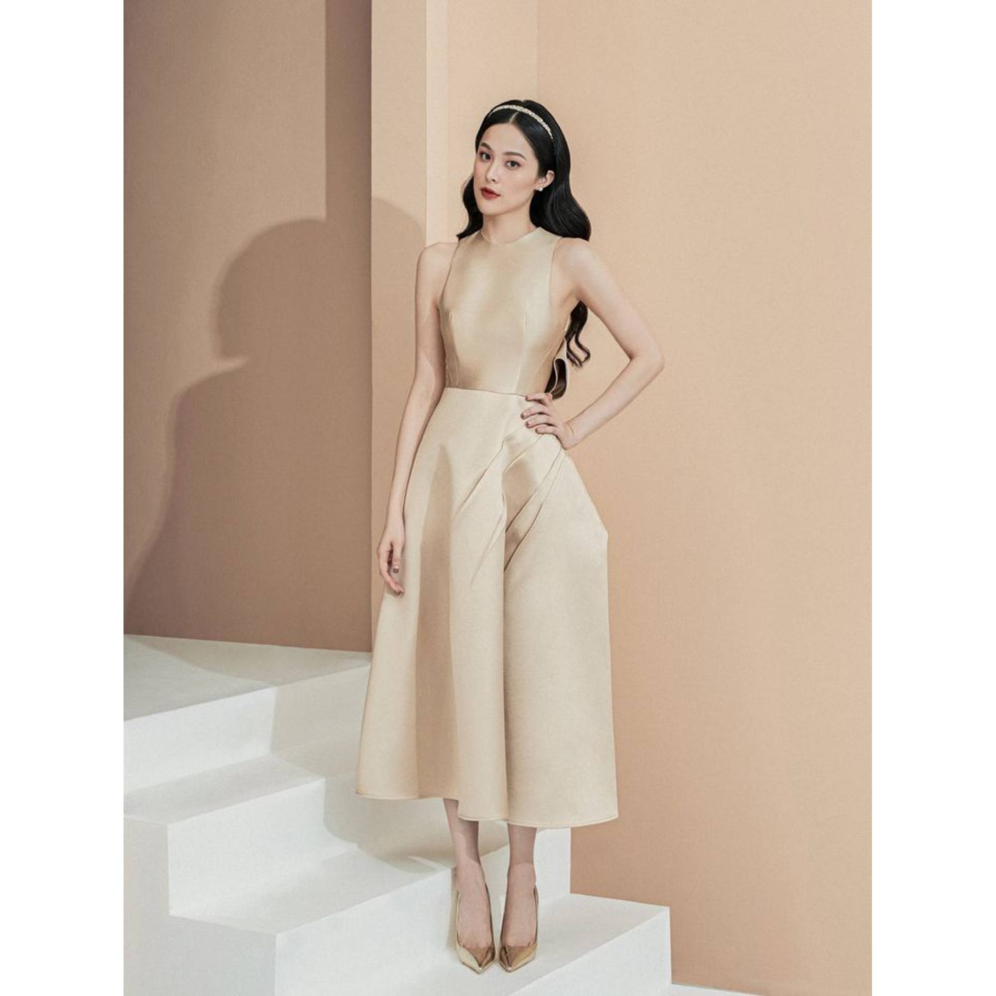 Đầm xòe nơ sau thiết kế cao cấp