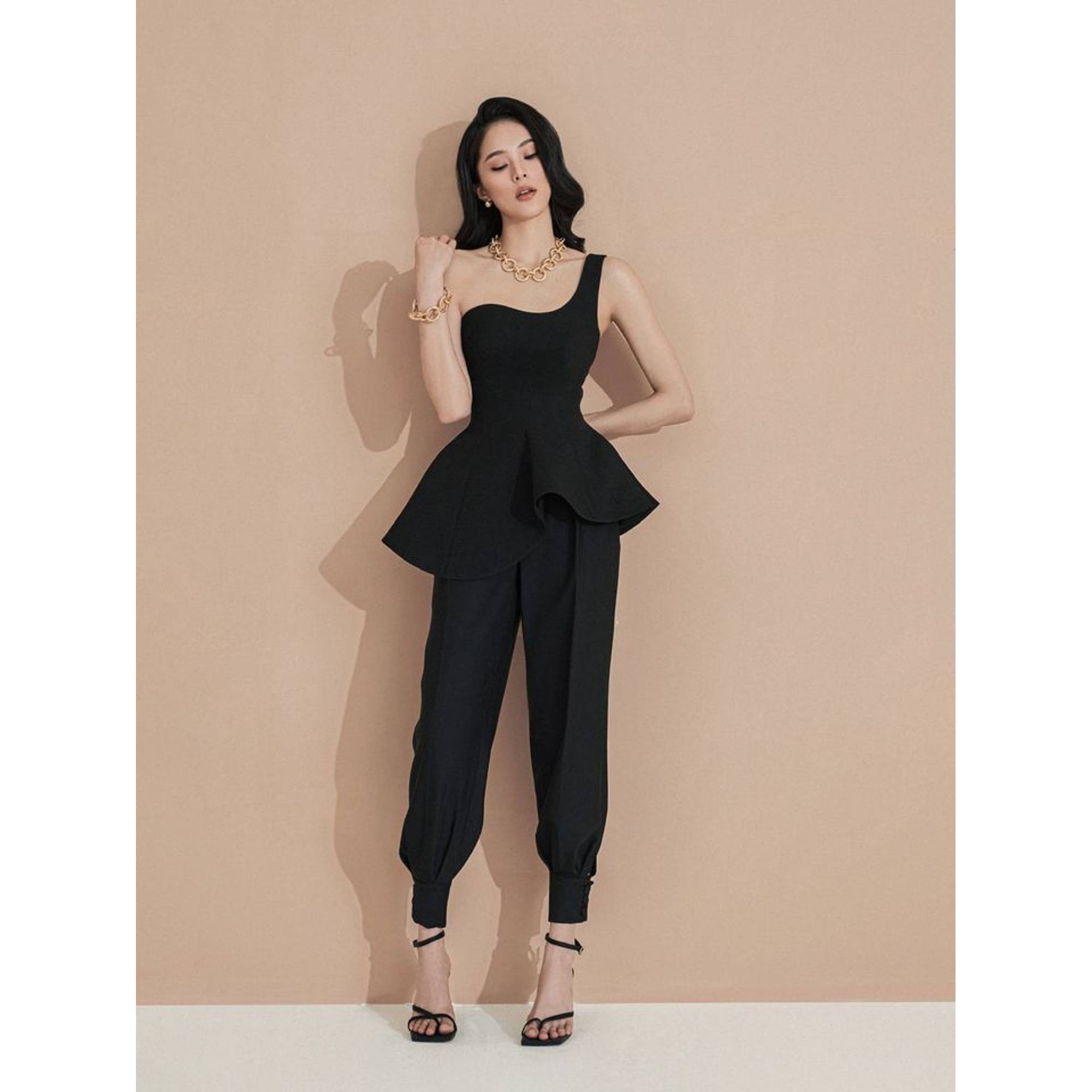 Set áo lệch vai peplum quần kết nút lai thiết kế cao cấp