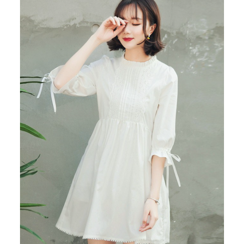 Váy trắng tay nơ