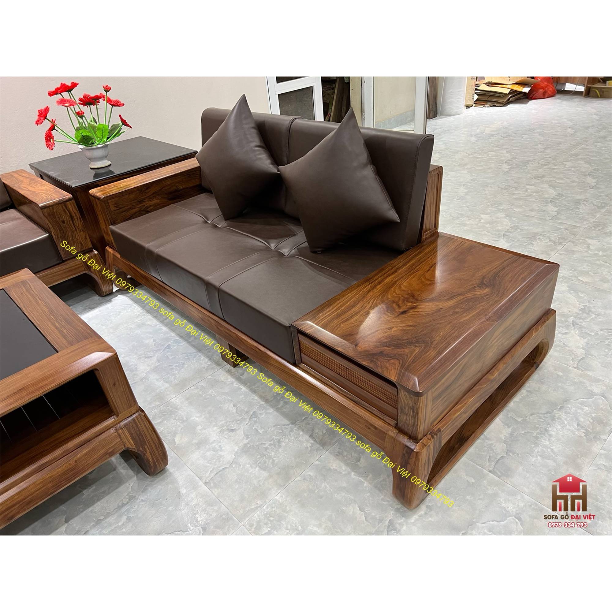 Sofa chân quỳ gỗ hương xám - sản phẩm đi liền với chất lượng